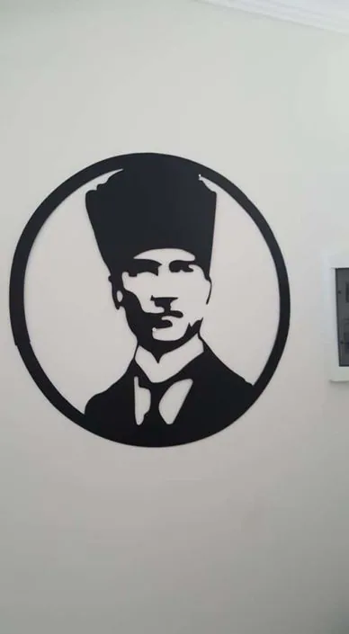 Lazer kesim metal Atatürk portresi